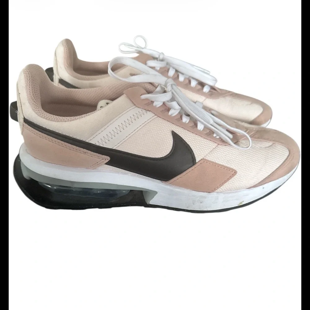 Nike Air Max Pre-Day sneakers